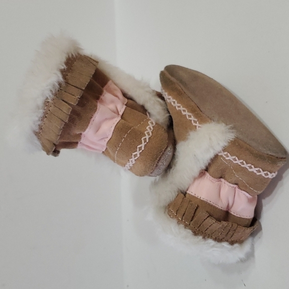 suede Moccasins SIZE 6-12MOS - Picture 3 of 6